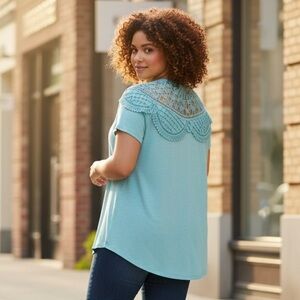 TORRID 00 0X XL Turquoise Blue Crochet Lace Tee NWT R $46